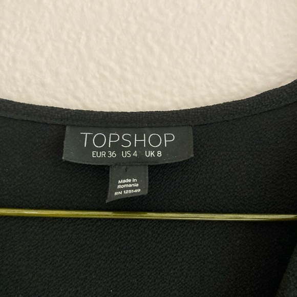 TOPSHOP Sleeveless blouse with twist - Picture 2 of 3